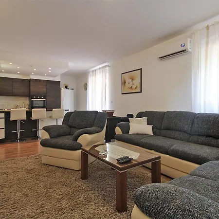 Apartment Valbandon 2198 *